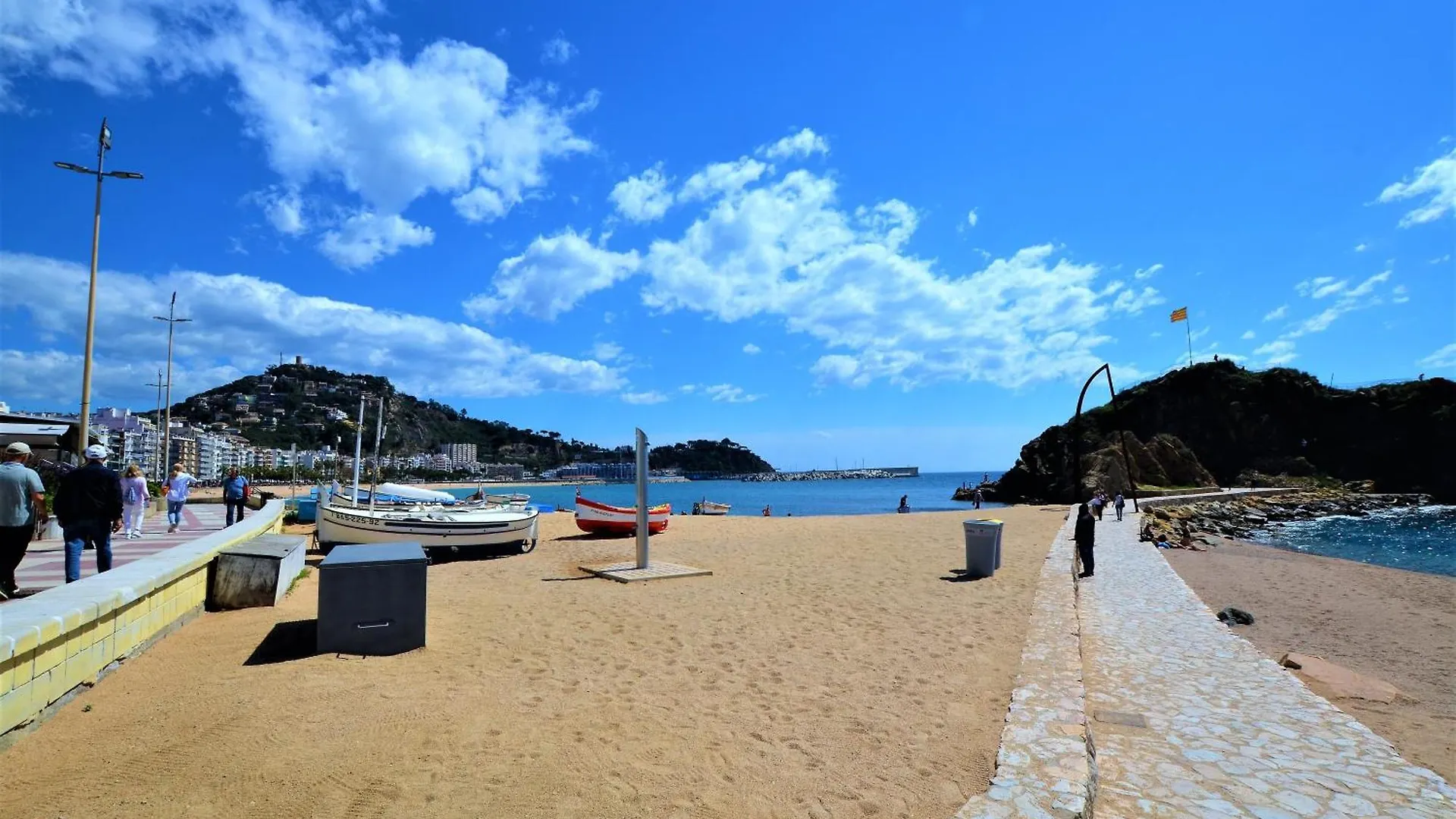 Apartamento Frente A La Playa Blanes Costa Brava Spain